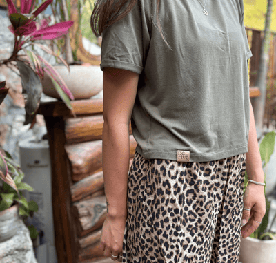 T-shirt Crop Top Bambou «Olive» - Dérive ecobrand