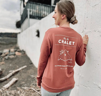 Crewneck «Vie de chalet» - Rouge brique - Dérive ecobrand