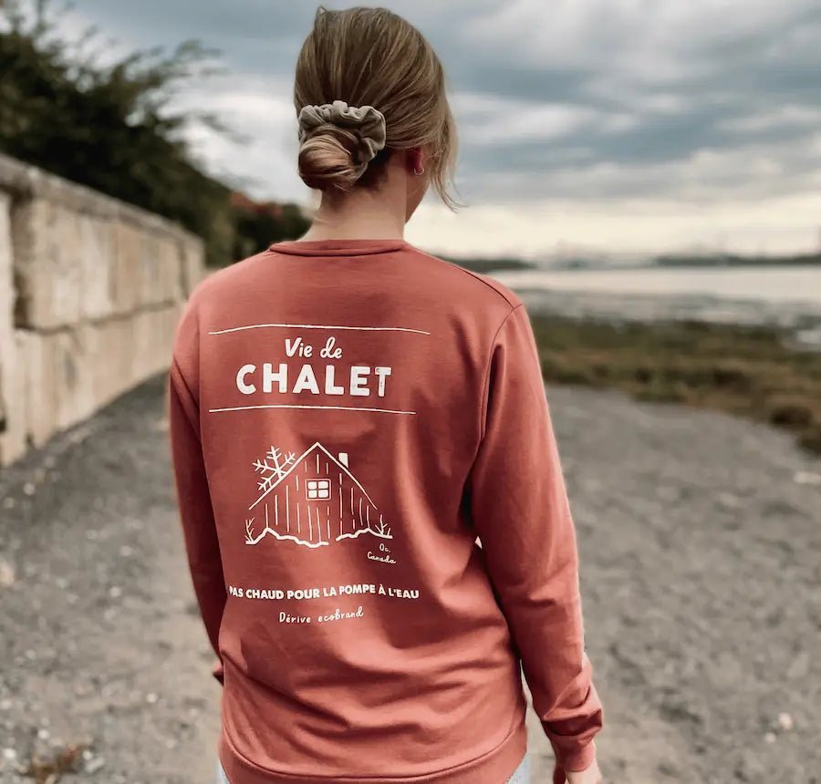 Crewneck «Vie de chalet» - Rouge brique - Dérive ecobrand