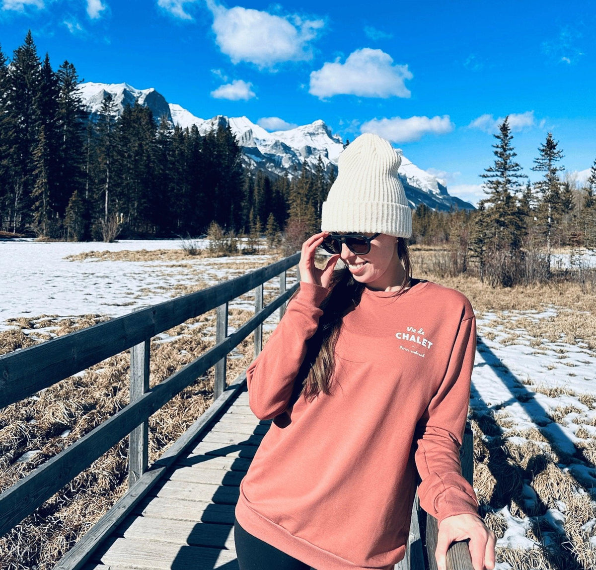 Crewneck «Vie de chalet» - Rouge brique - Dérive ecobrand